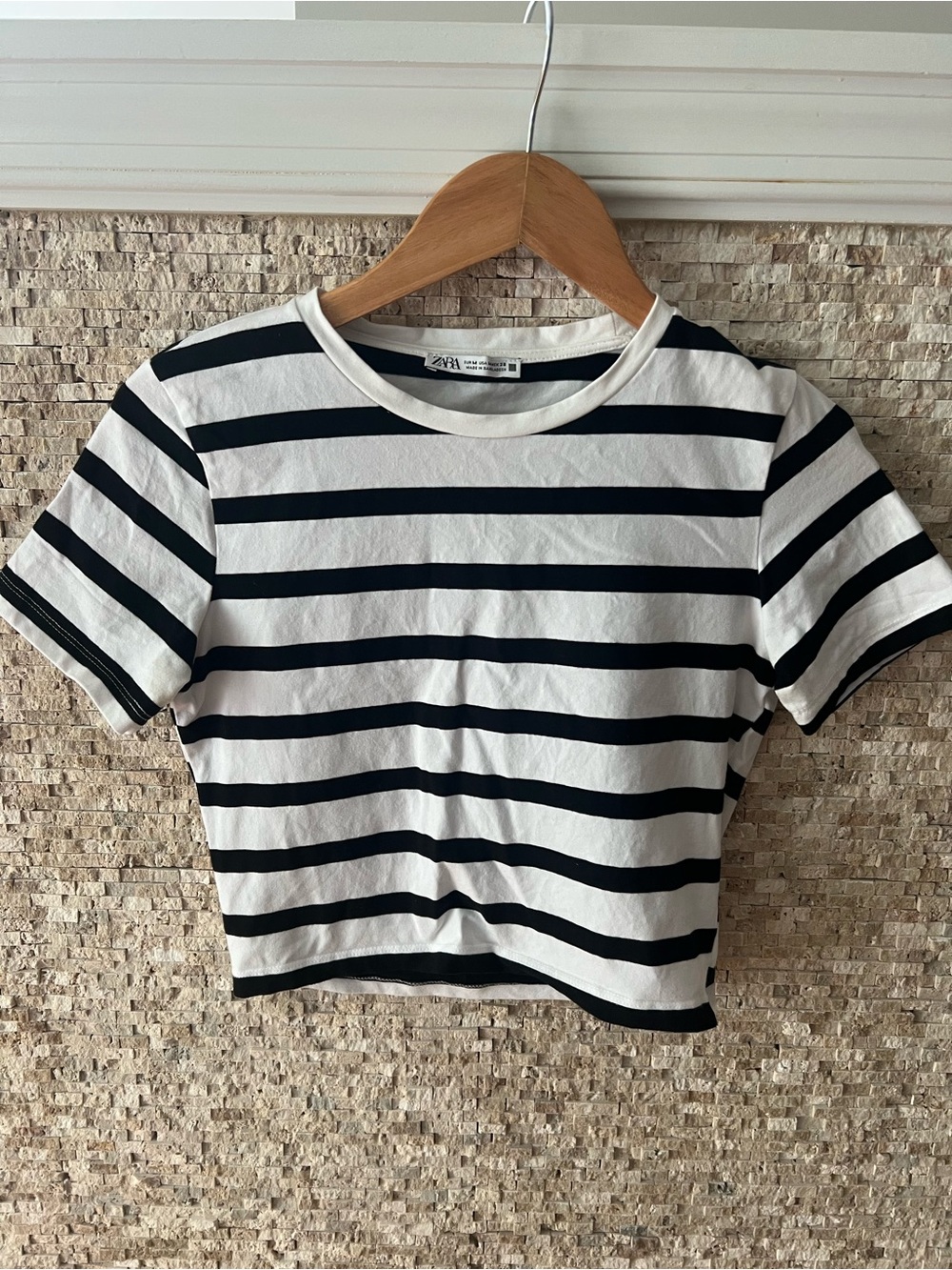 Zara White and Black Striped Cropped Tee